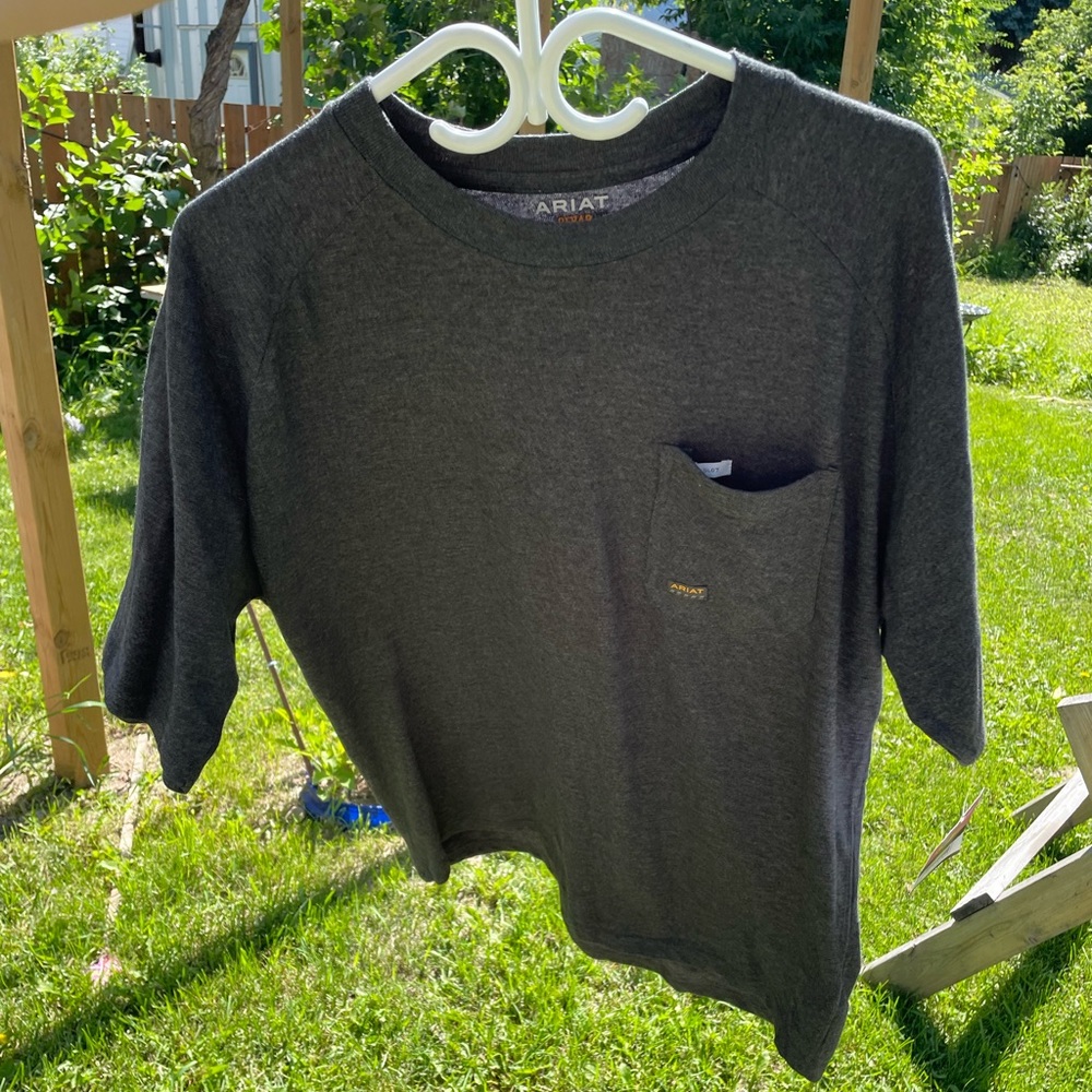 🌵 Ariat Rebar US L Grey Tee Shirt With Pocket New With Tags Cowboy Loose Fit 🌵